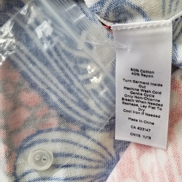 Talbots NWT Floral Spring V-Neck Button Down Short Sleeve Blouse. Plus Size XL. - Picture 5 of 5